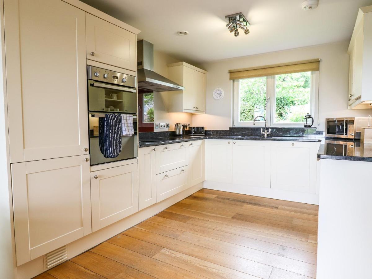 Swandown, 20 Poldon Villa Chard Buitenkant foto